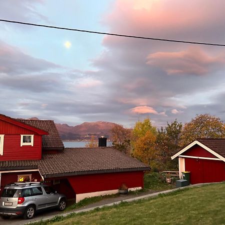 Line Pa Hauane1 Bed and Breakfast Volda Exteriör bild