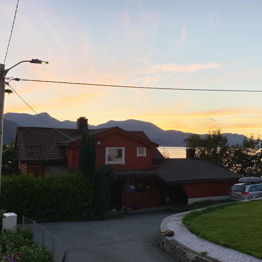 Line Pa Hauane1 Bed and Breakfast Volda Exteriör bild