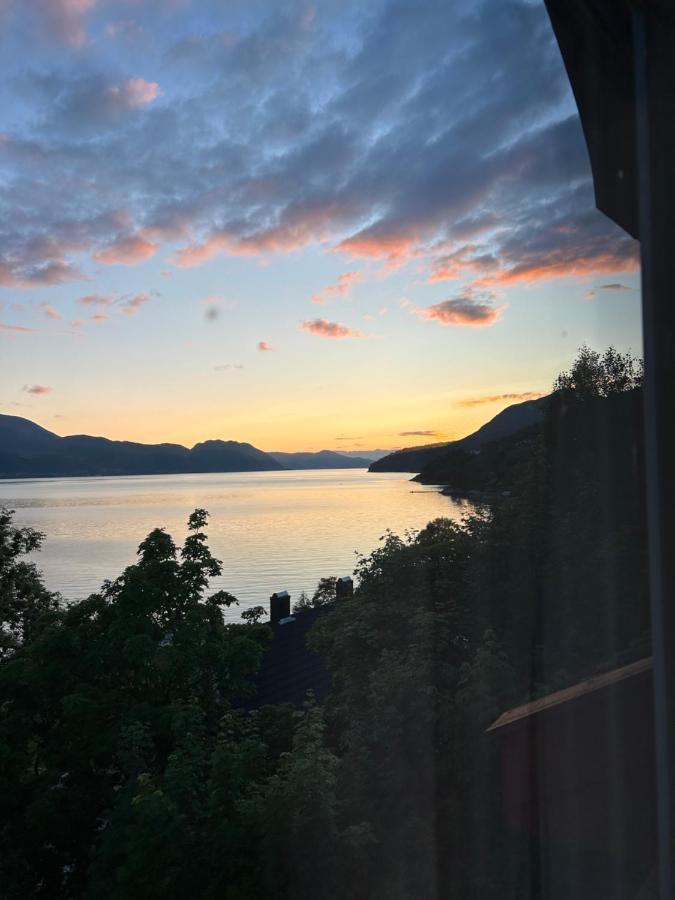 Line Pa Hauane1 Bed and Breakfast Volda Exteriör bild