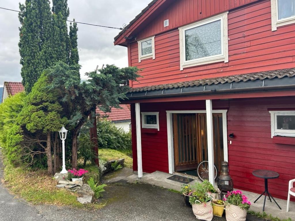 Line Pa Hauane1 Bed and Breakfast Volda Exteriör bild