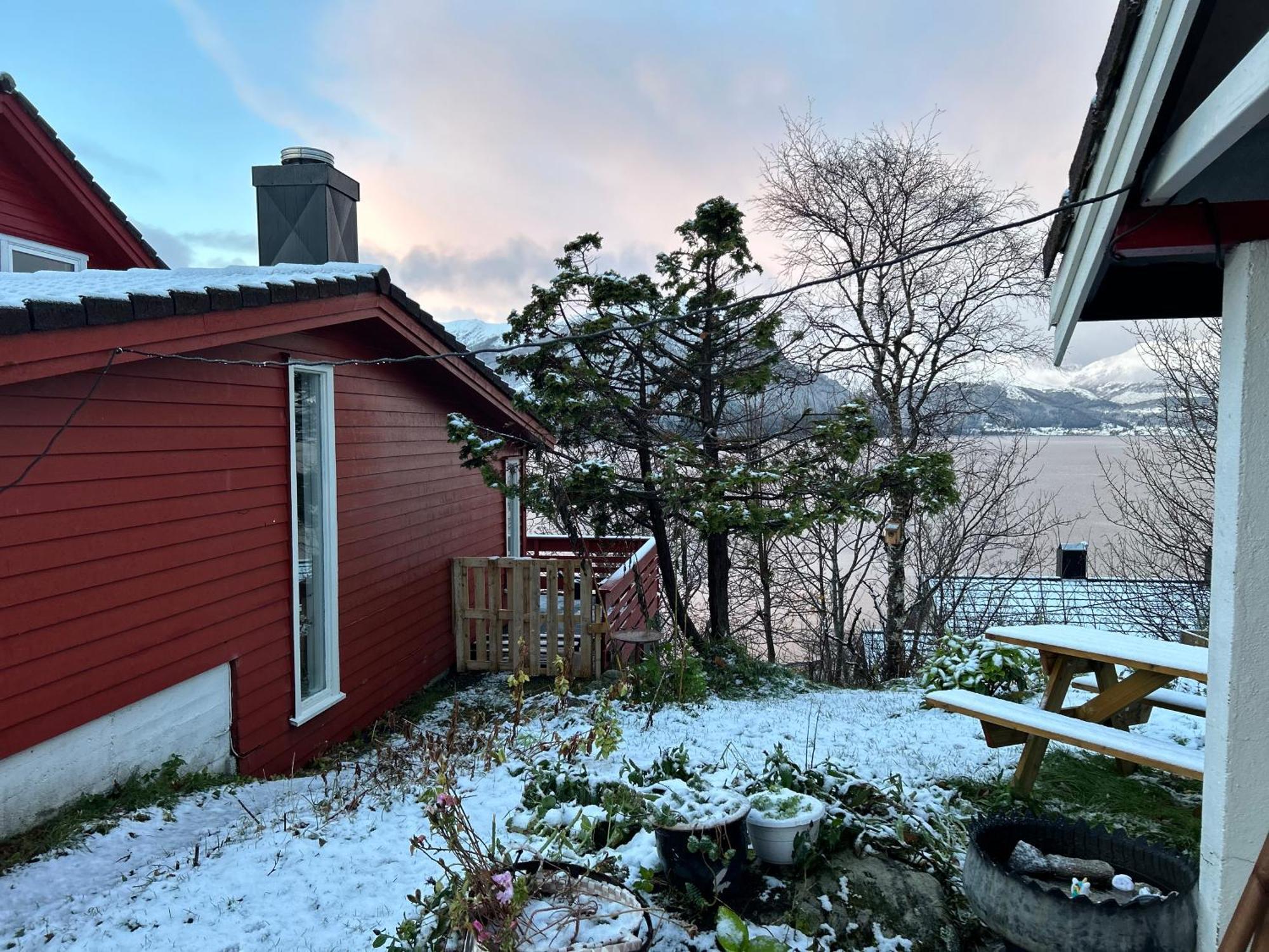 Line Pa Hauane1 Bed and Breakfast Volda Exteriör bild