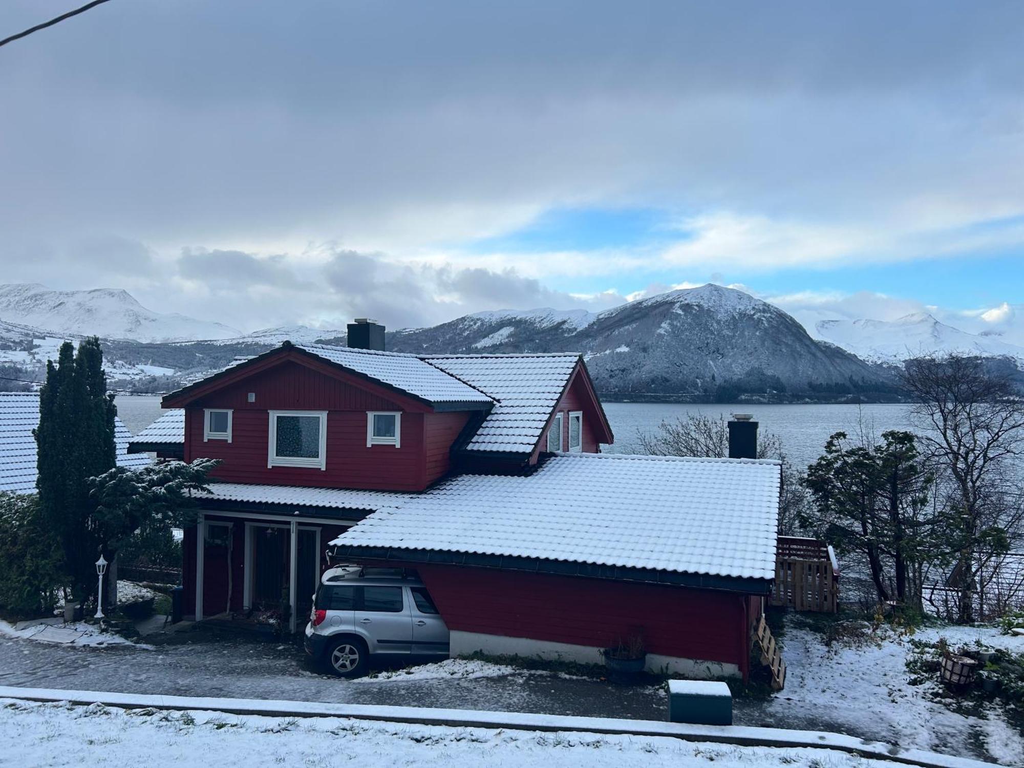 Line Pa Hauane1 Bed and Breakfast Volda Exteriör bild