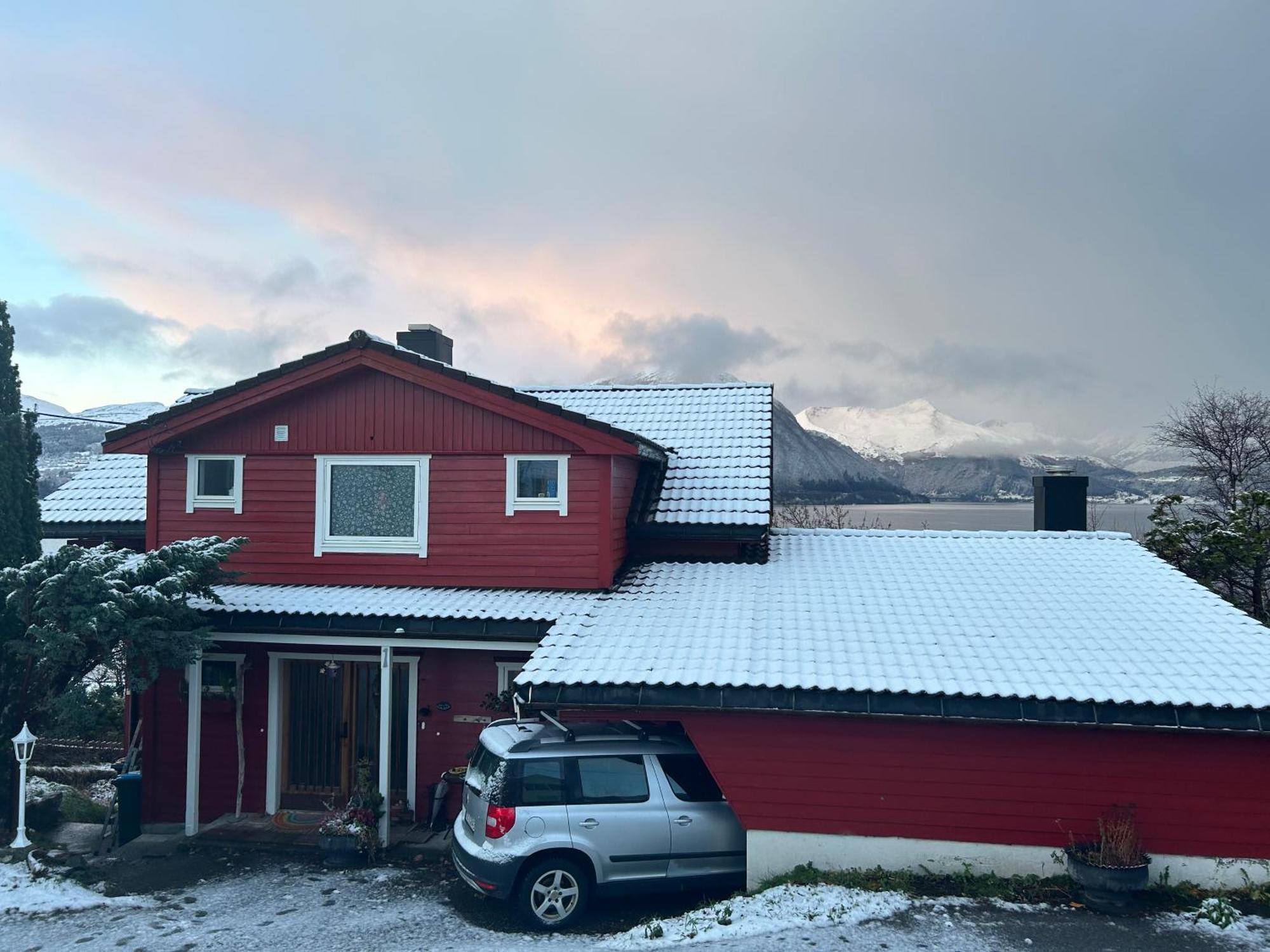 Line Pa Hauane1 Bed and Breakfast Volda Exteriör bild